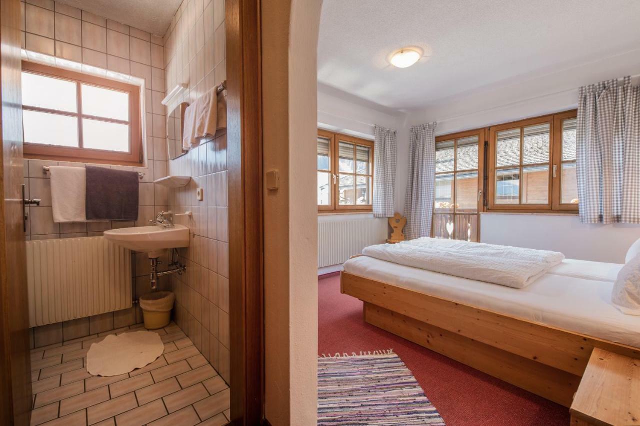Ferienwohnung Dorfpub Neustift im Stubaital Buitenkant foto